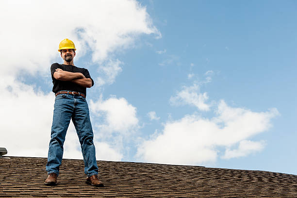 Best Roof Gutter Cleaning  in Tiburon, CA